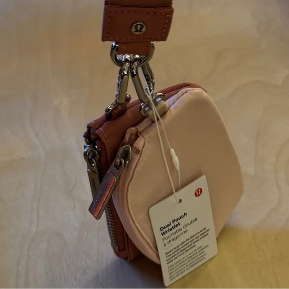 NWT - Lululemon Dual Pouch Wristlet Pink and Blush with Logo and Keychain Strap - Picture 12 of 12